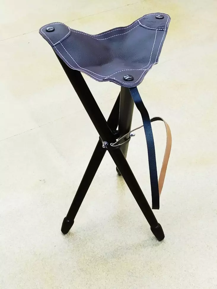 Kolmijalkainen puutuoli 70cm - Reput ja istuimet - I4120 - 2