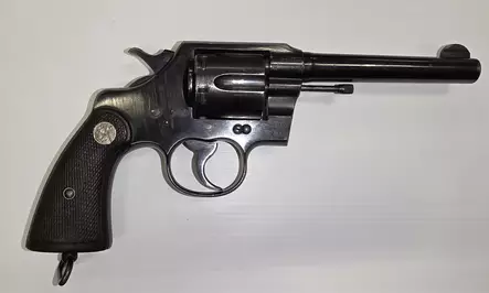 Colt Official Police 38-200 .38SPL - Muut käytetyt aseet - K000382 - 2