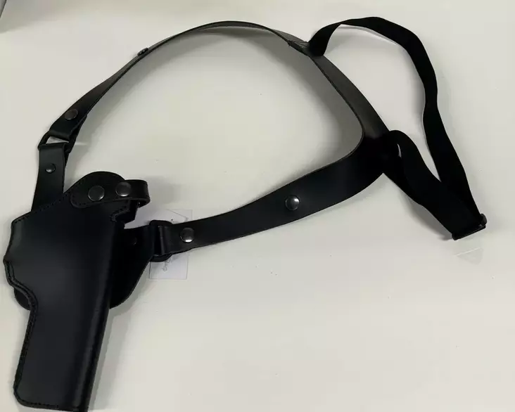 KÄSIASEVALJAS - Asepussit ja laukut - I1849 - 1